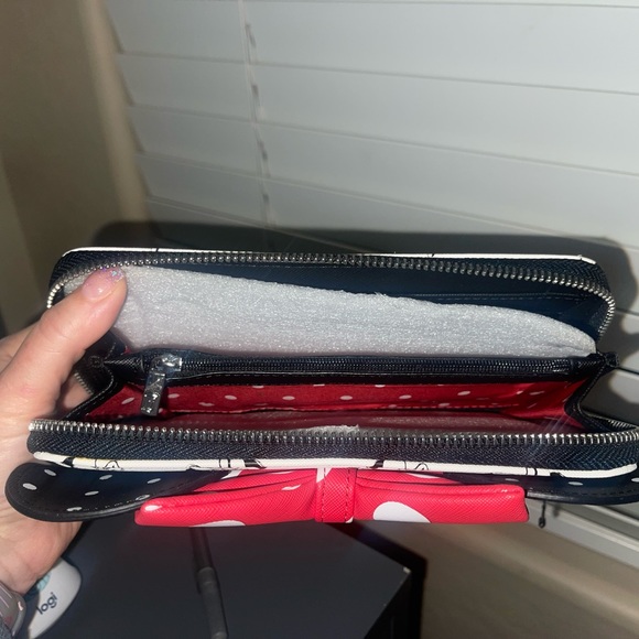 Disney Parks Minnie Mouse Bow Loungefly Wallet Brand new, no tag - Picture 3 of 3